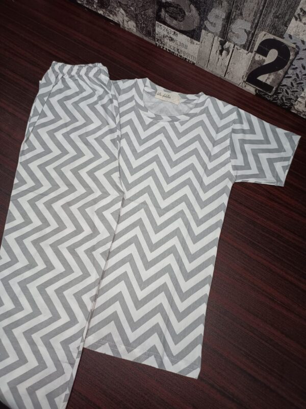 Grey Zig Zag Print Kids Night Dress